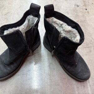 Timberland Women’s Ankle Boots A257S-A3919 — US 7.5W - Like New (used once)